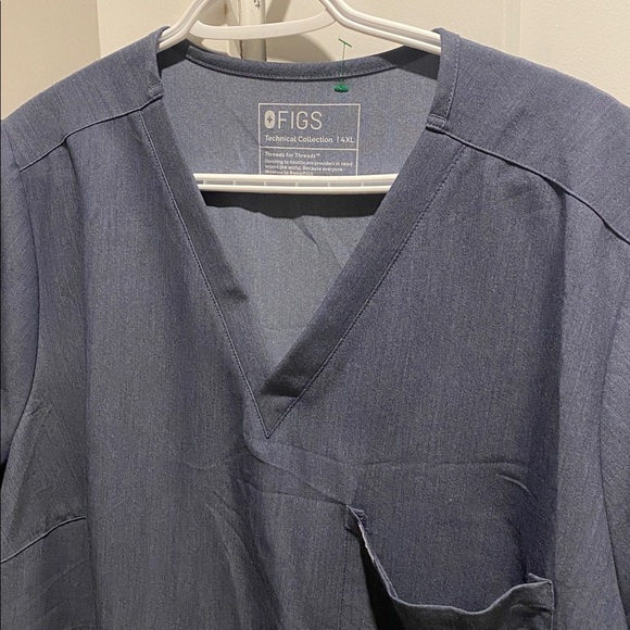 FIGS CATARINA scrub top - Picture 2 of 5